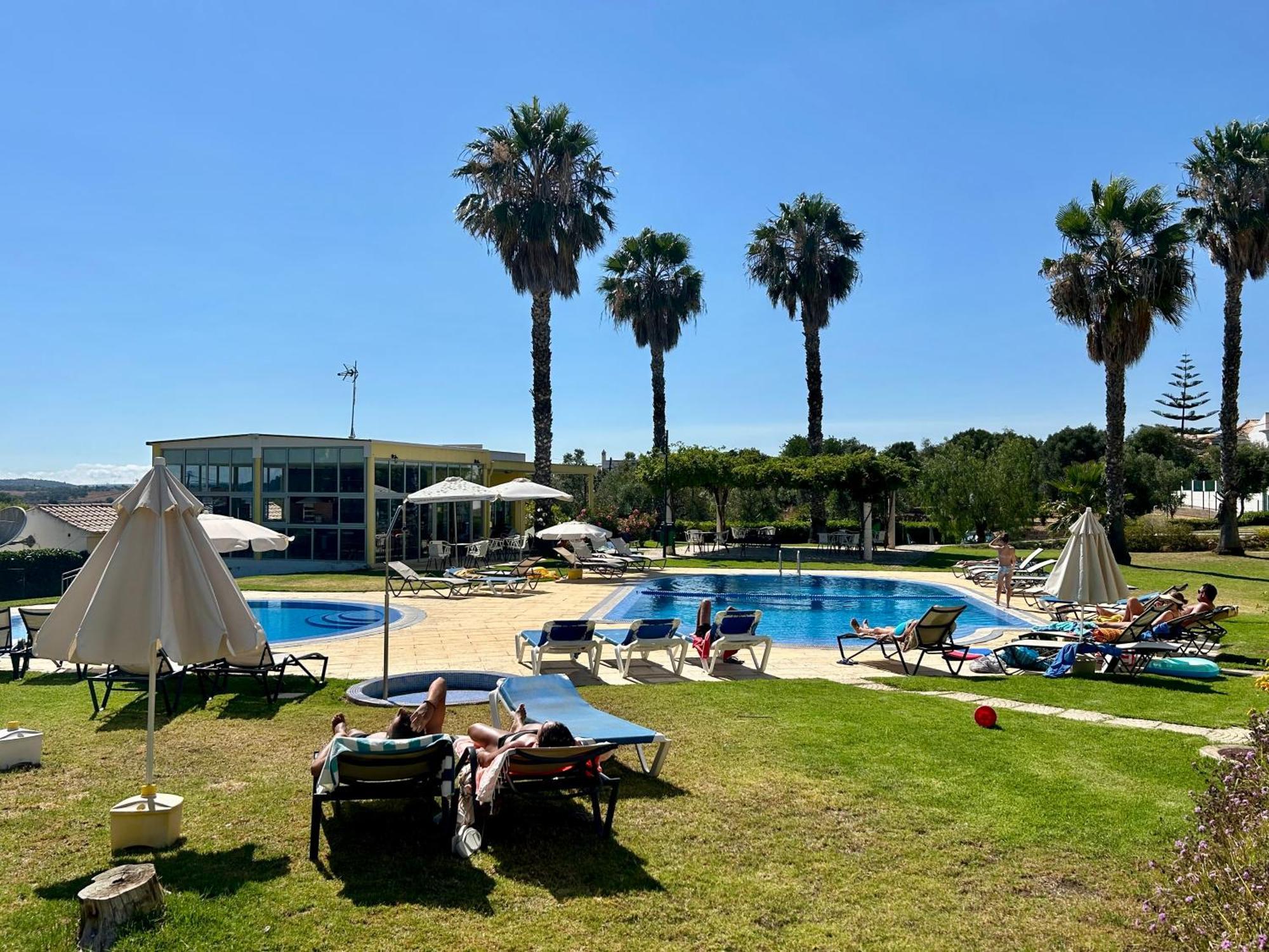 אלבור Apartamentos Santa Teresinha מראה חיצוני תמונה