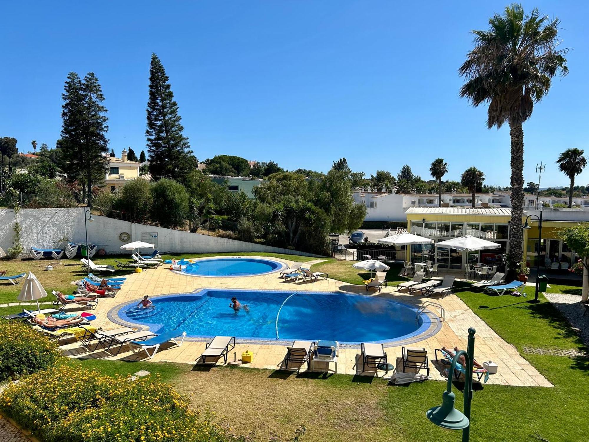 אלבור Apartamentos Santa Teresinha מראה חיצוני תמונה