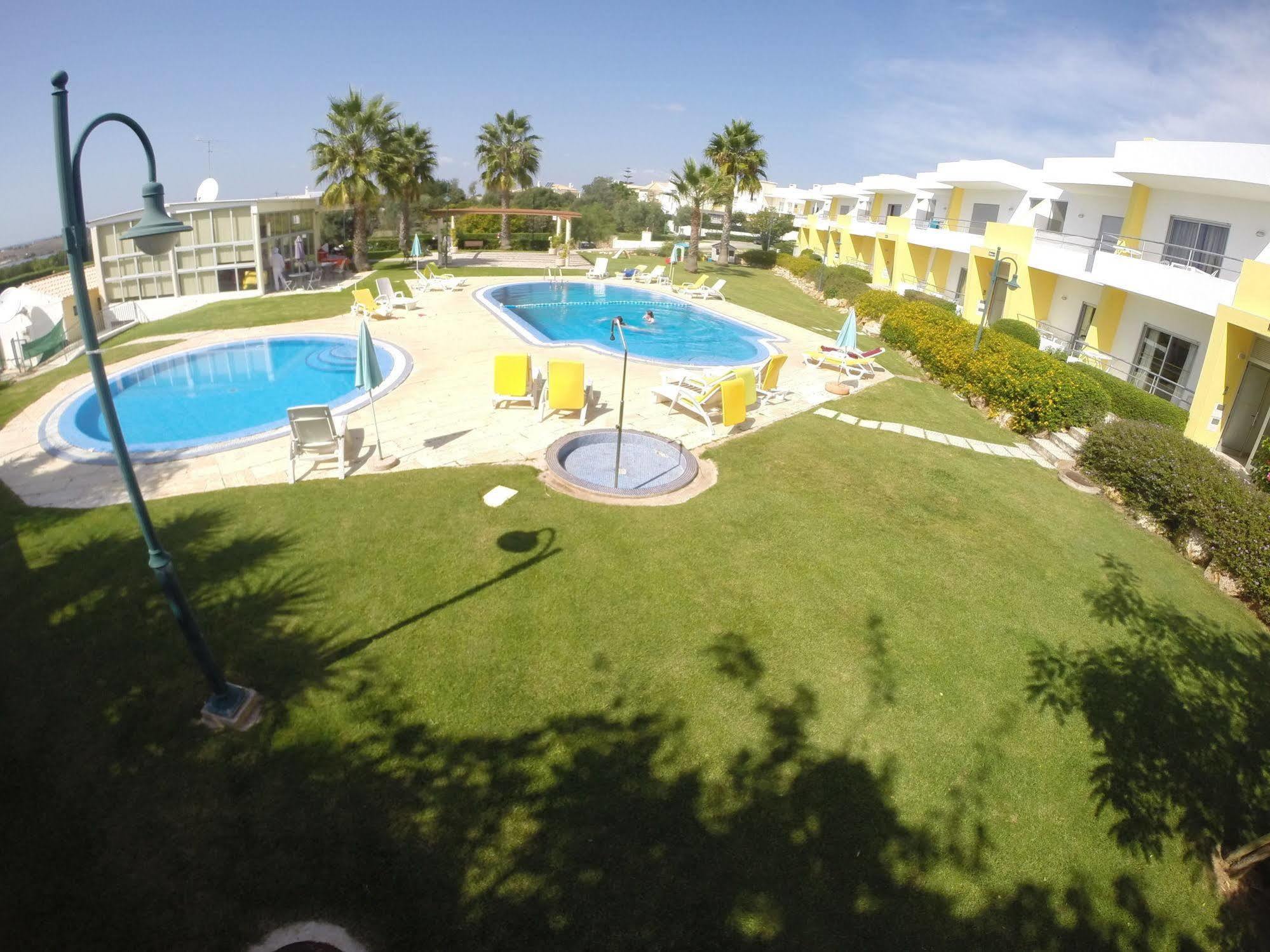 אלבור Apartamentos Santa Teresinha מראה חיצוני תמונה