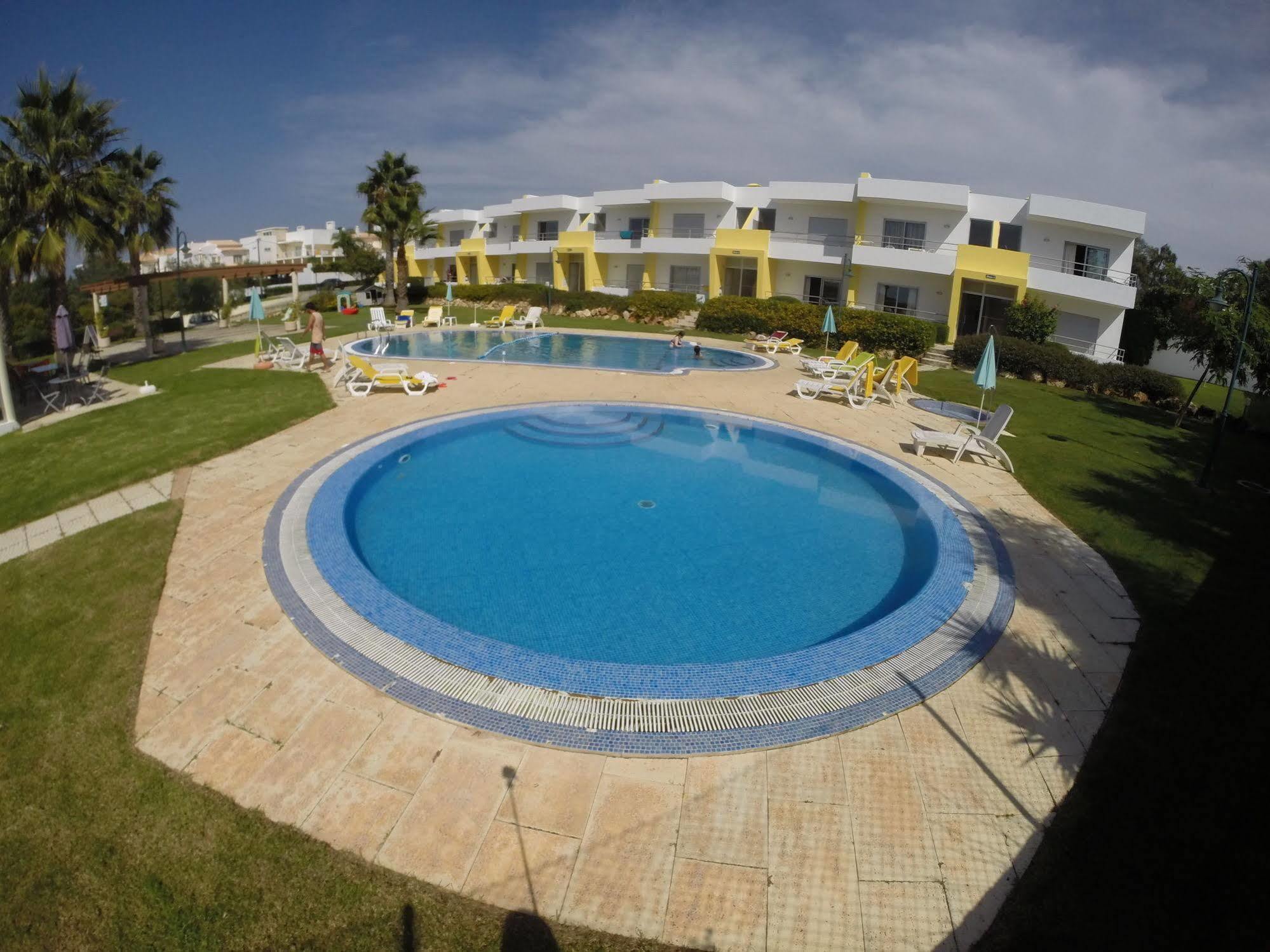 אלבור Apartamentos Santa Teresinha מראה חיצוני תמונה
